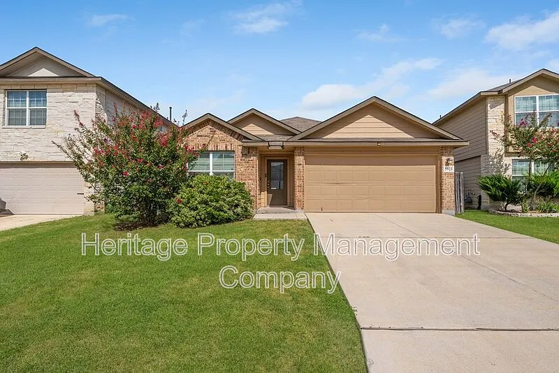 4 bed, 2.0 bath, 1703 sqft, $1,895 — Photo 2