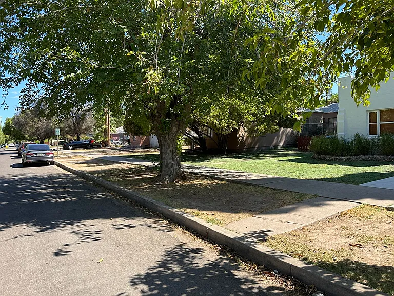 1115 S Maple Ave — Photo 4