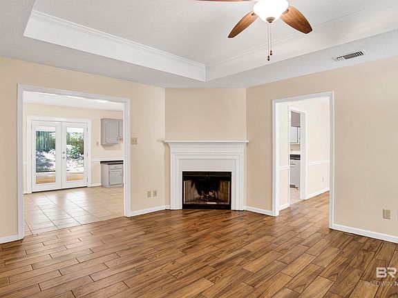 5th image of 153 Worchester Dr