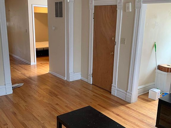 4th image of 1230 W Wellington Ave APT 3