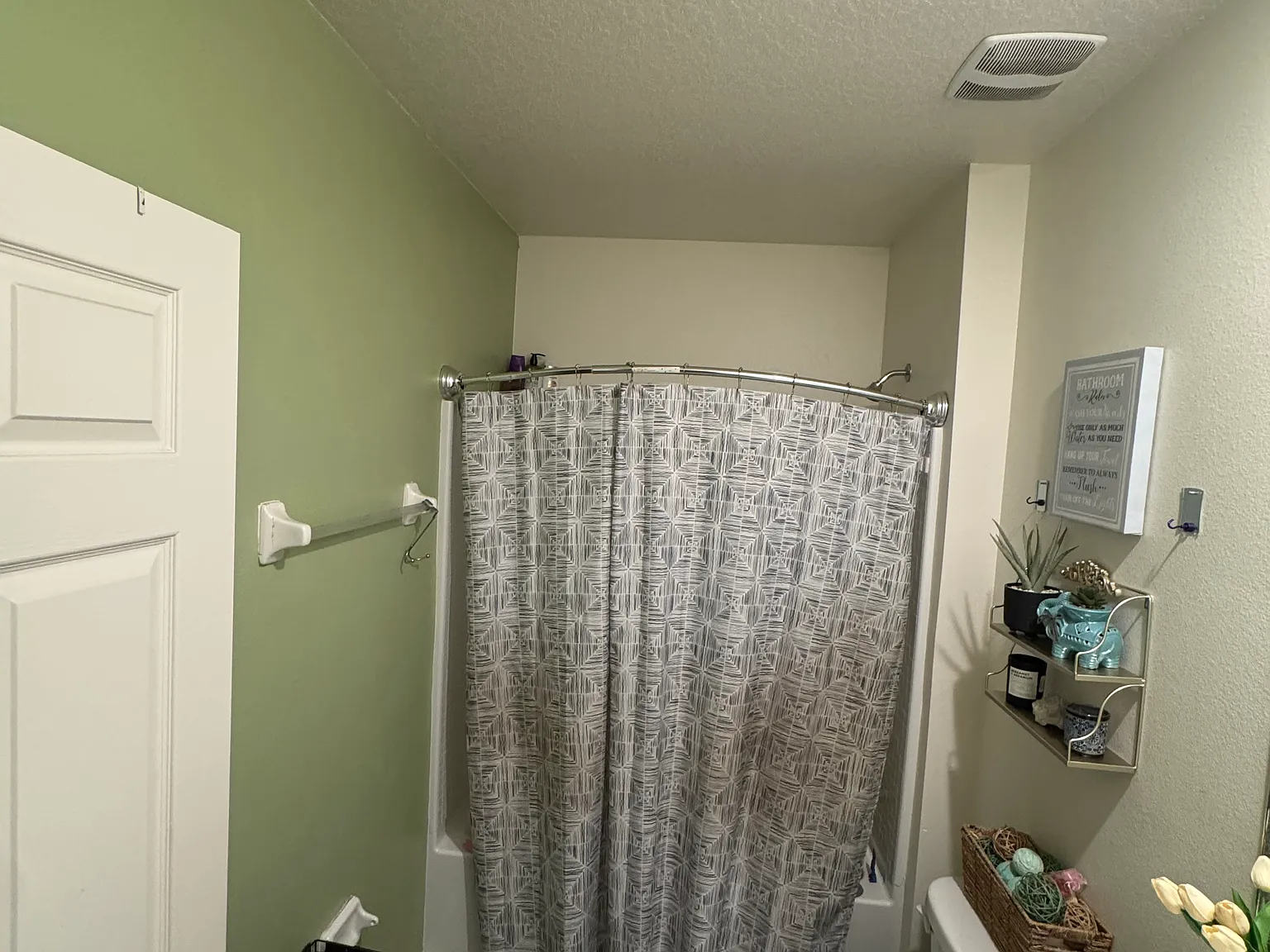 4 bed, 1828 sqft, $2,600 — Photo 4