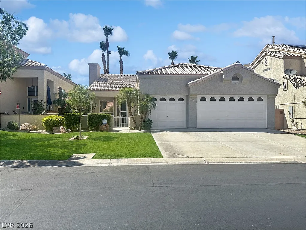 3 bed, 2.0 bath, 1524 sqft, $3,020 — Photo 2