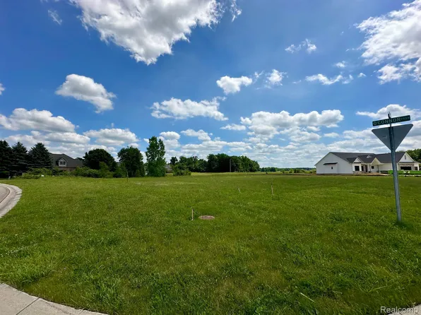 6318 Victoria Ln, Swartz Creek, MI 48473