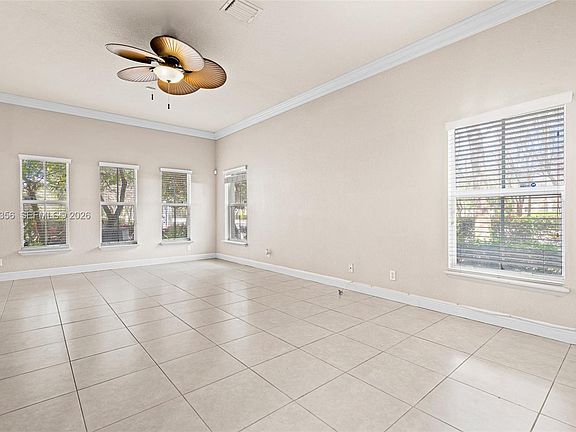 4th image of 2501 SW 99th Way