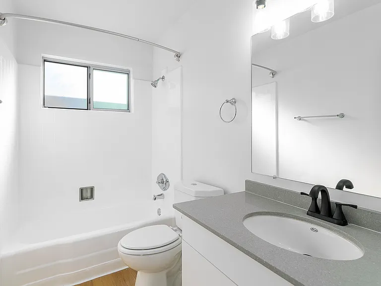 Skylar Apartments — Photo 5