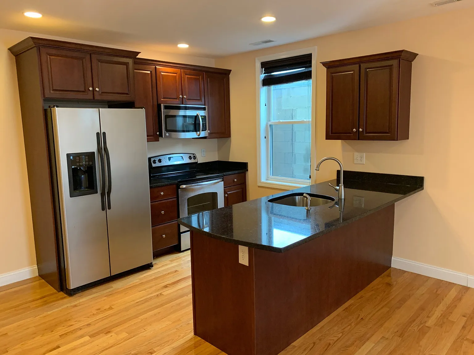 100 Fellsway W — Photo 4