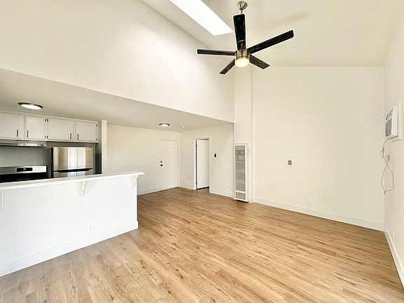 3rd image of 332 Lime St APT 10