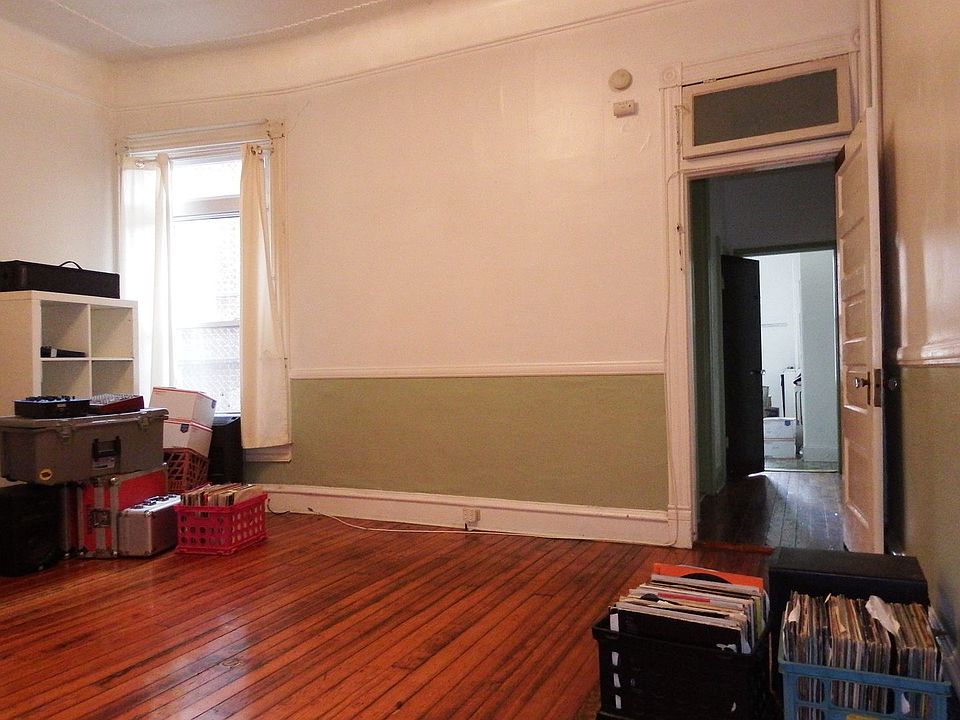 1st image of 2823 Saint Paul St APT 1