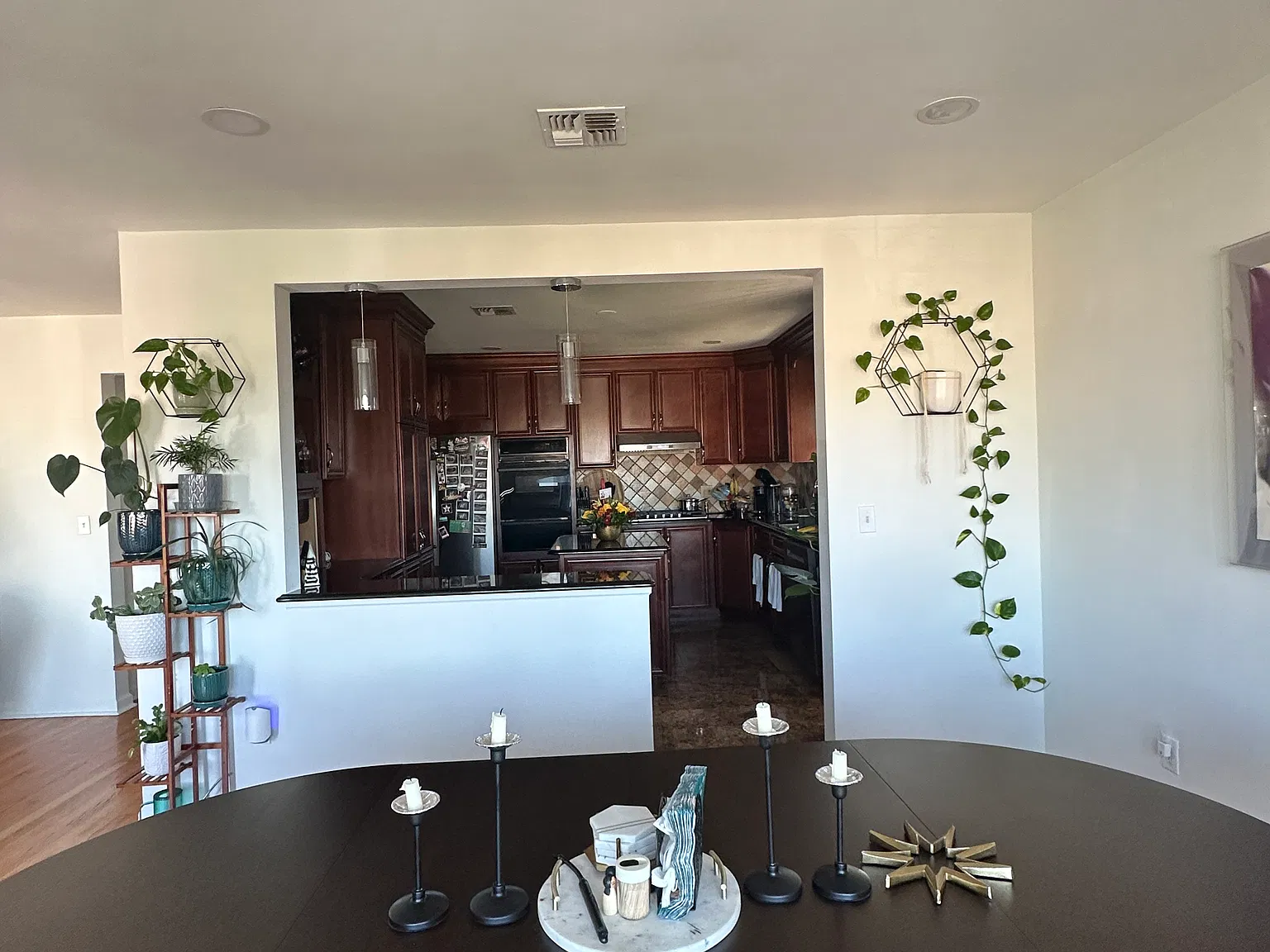 4 bed, 2100 sqft, $5,950 — Photo 4