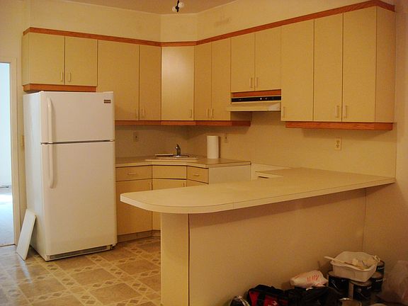 2nd image of 2828 36th St #1
