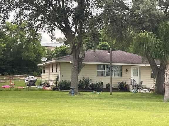 3rd image of 309 Mountain Dr