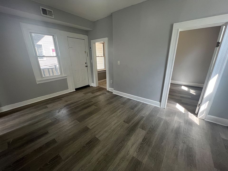 1st image of 326 Grand St APT 2R