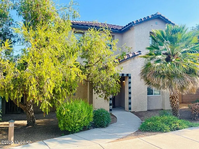 2736 N Neruda Ln — Photo 1
