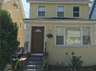 19134 114th Dr, Saint Albans, NY 11412