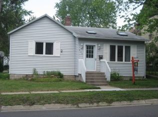 617 W Cook St, Portage, WI 53901