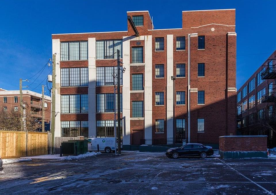 1st image of 624 E Walnut St APT 38