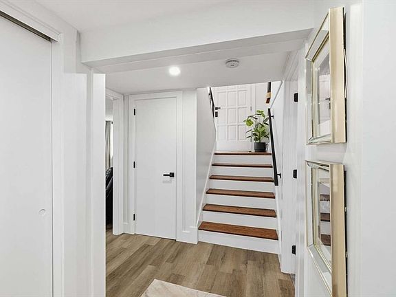 3rd image of 502 Hosmer St