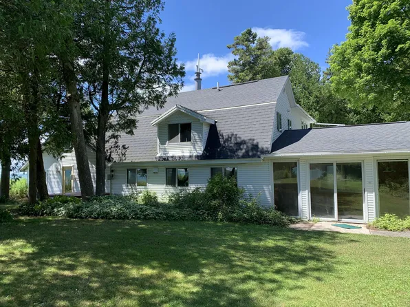 2149 Us Highway 2 W, Saint Ignace, MI 49781