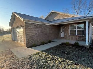 808 Pinoak Dr, Nicholasville, KY 40356