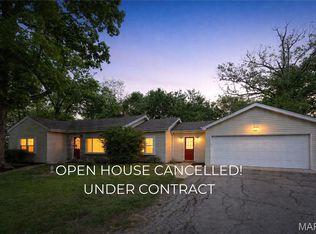 919 Oak Dr, Fenton, MO 63026