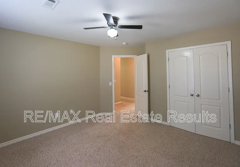6303 S 37th St — Photo 28