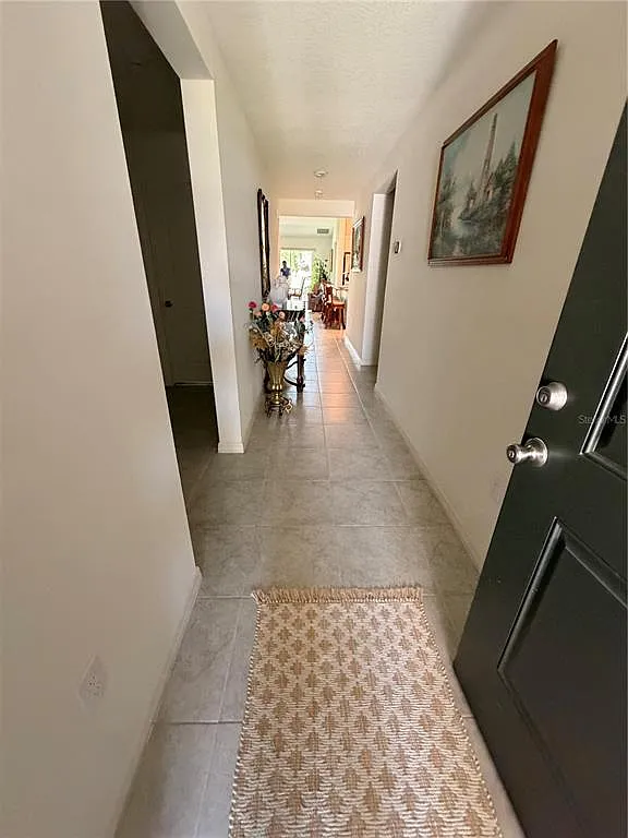 4 bed, 2.0 bath, 1918 sqft, $2,500 — Photo 3