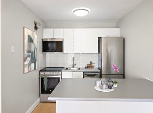 420 Central Ave #8003, London, ON N6B2E7