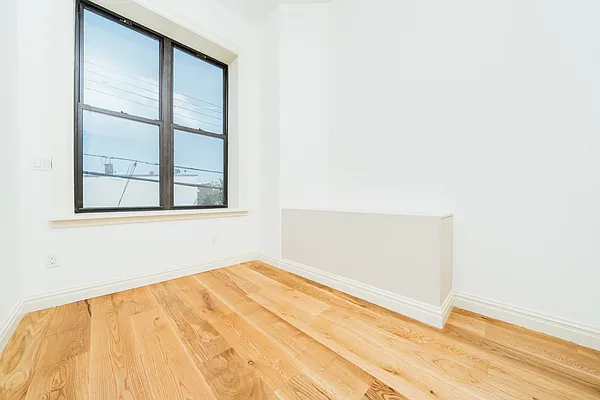 Rented by Nooklyn NYC LLC | media 31