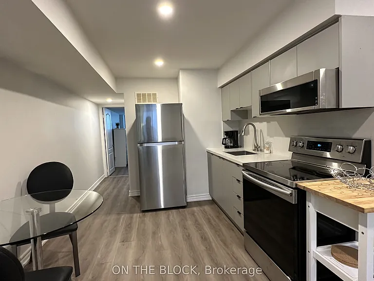 49 Leslie St #BASEMENT — Photo 12