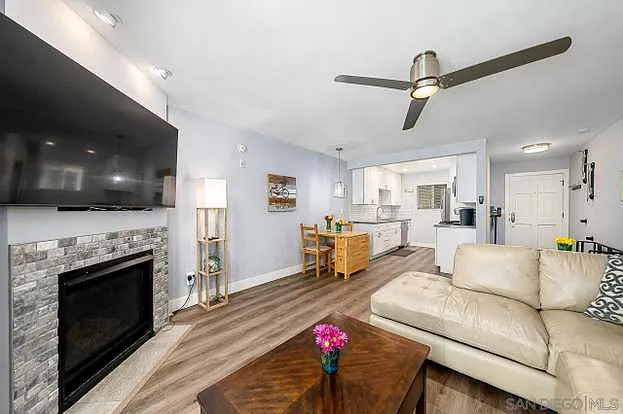 2 bed, 920 sqft, $3,500 — Photo 2