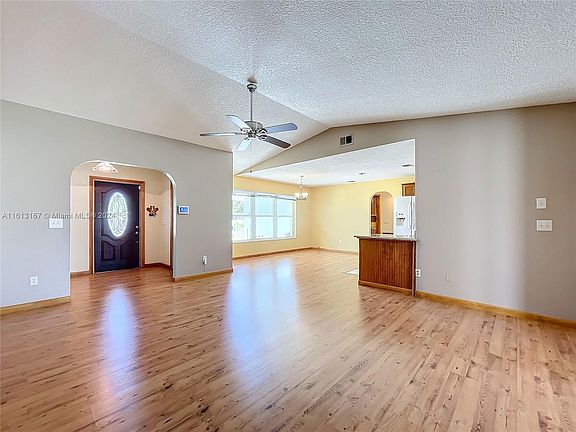 4th image of 2392 SE Grand Dr