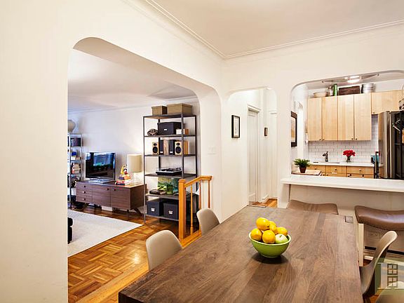 2nd image of 29 W 64th St APT 4C