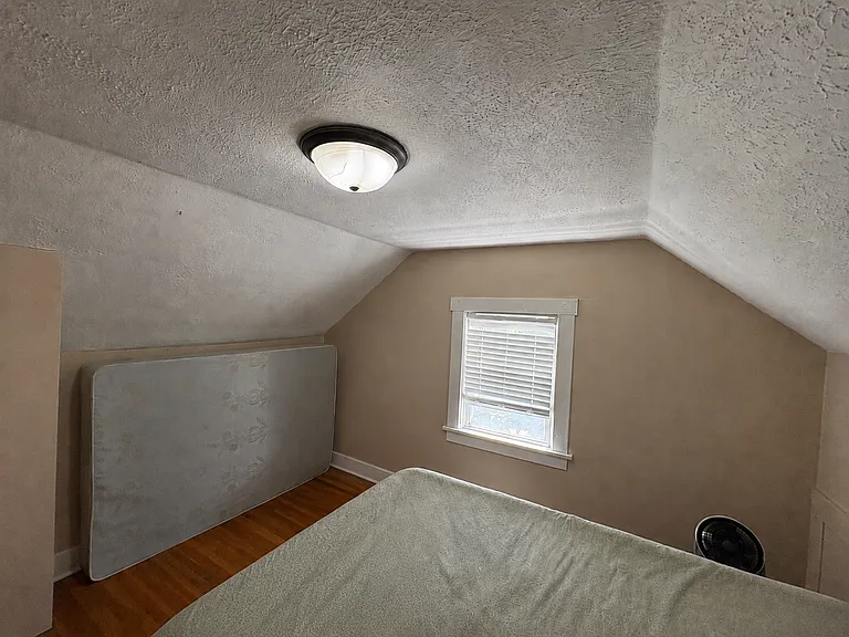 412 S 10th St #1 — Photo 7