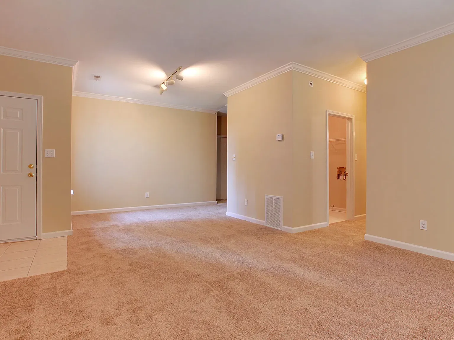2 bed, 1100 sqft, $1,850 — Photo 4