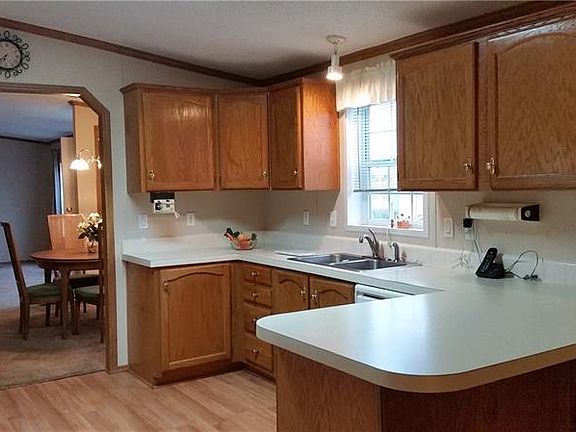 2nd image of 502 Heritage Ln