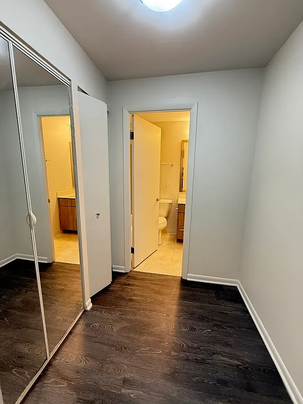 Studio, 1.0 bath, 560 sqft, $1,900 — Photo 2