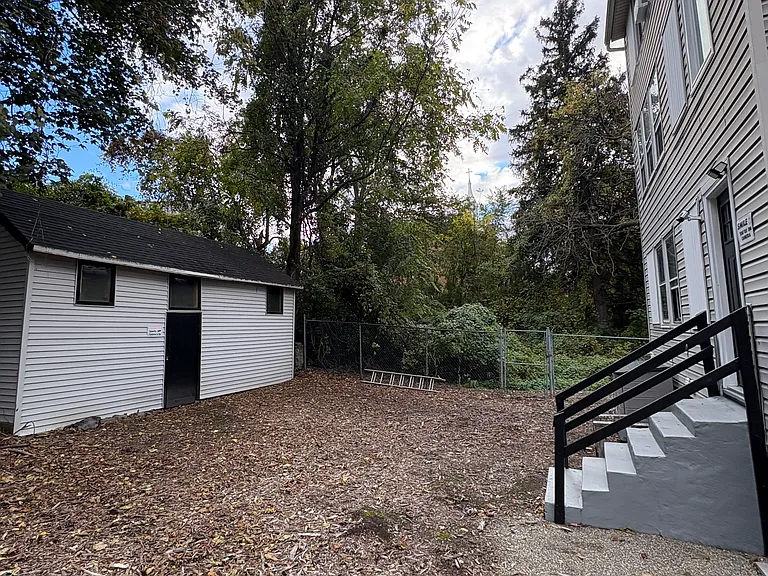 15 Albany St #2 — Photo 11