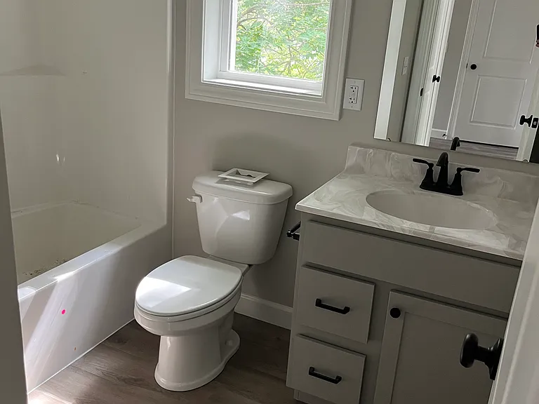 603 W Main St — Photo 8