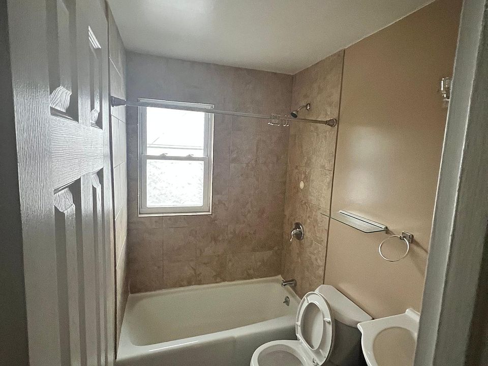 2nd image of 140 Silver Lake Rd #1