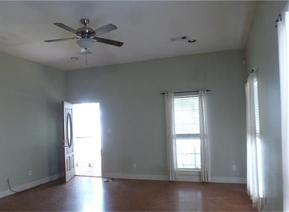 5th image of 314 Dallas St