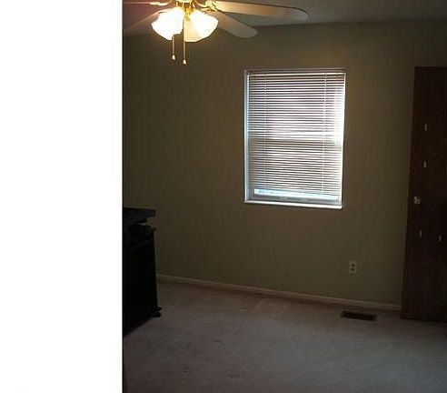 4th image of 874 Pine Way Dr