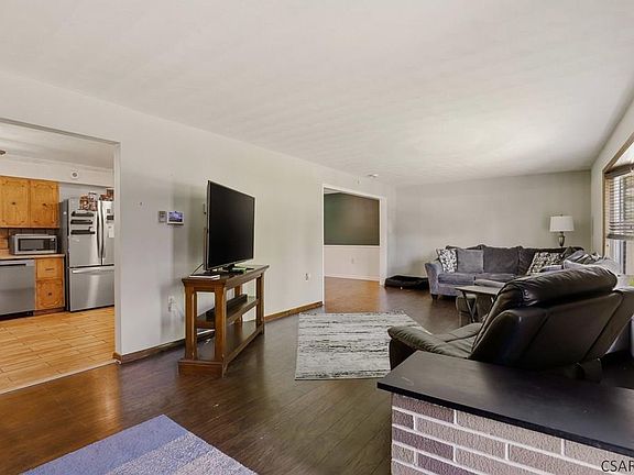 4th image of 438 Girard St