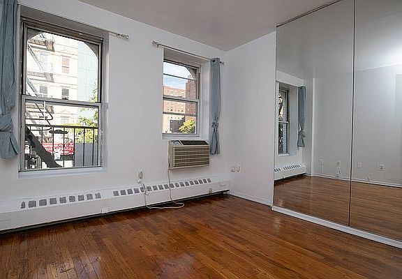 3rd image of 220 Avenue A APT 2A