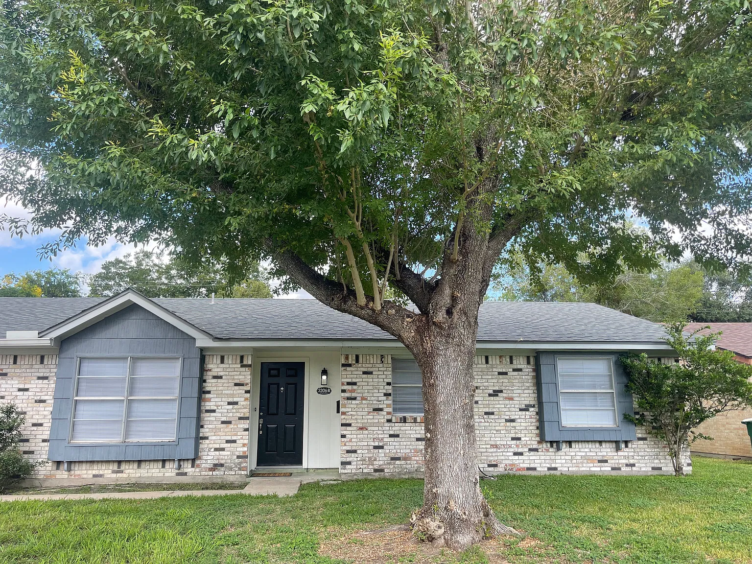 3 bed, 1324 sqft, $1,650 — Photo 1