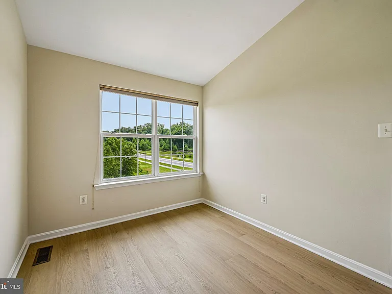 23004 Meadow Mist Rd — Photo 31
