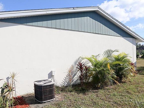 4th image of 18511 Poston Ave