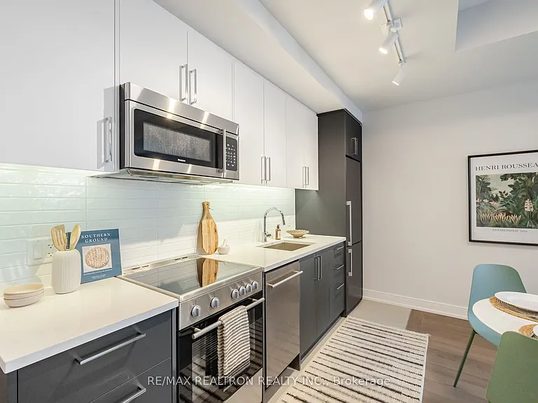 664 Spadina Ave #711 — Photo 2