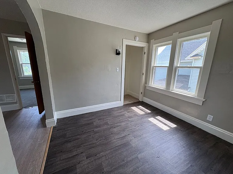 2325 N Erie St — Photo 2