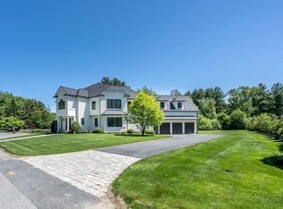 15 Carriage Chase Rd, North Andover, MA 01845