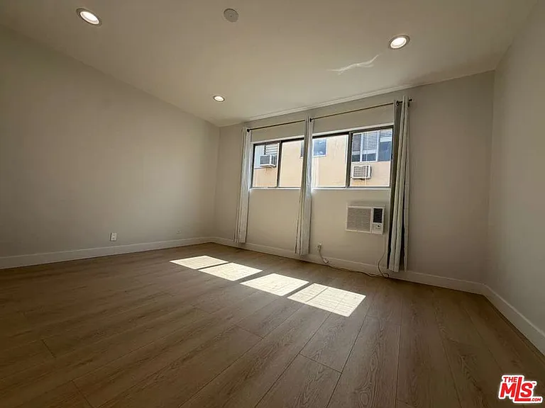 7607 Norton Ave #FRONT — Photo 16